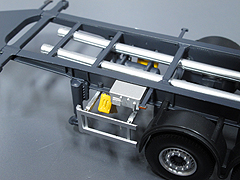 90653